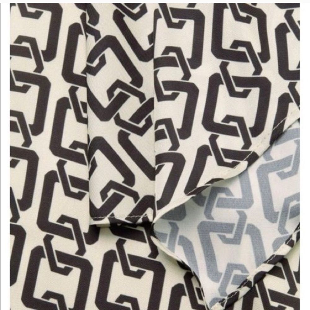 Milly Holly Bell-Sleeve Chain-Print Twill Top 12 - Picture 6 of 8